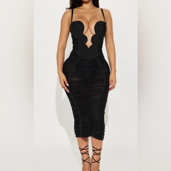 Fashion Nova Dresses & Skirts - NWT FASHION NOVA Bandage Midi Dress